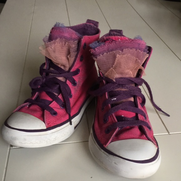 pink converse laces